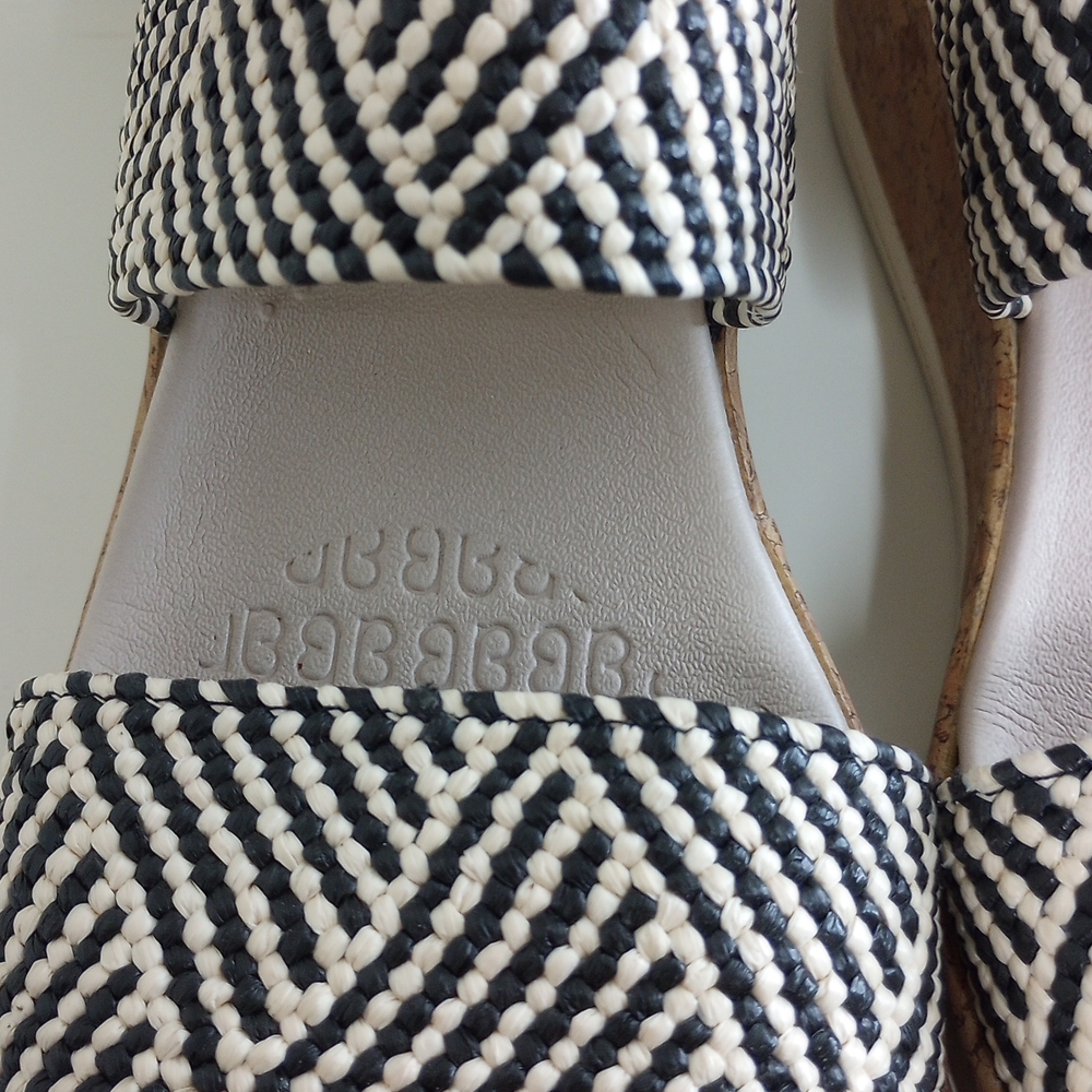 Women's Causal Wedge Sandals With Black + White Woven Straps - Like New! - Picture 2 of 7